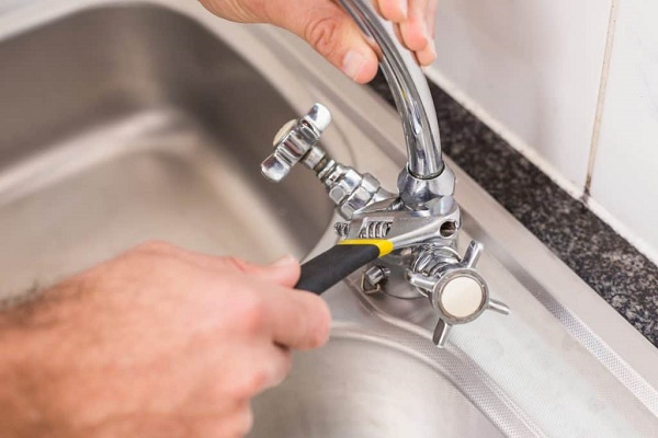 How To Tighten Kitchen Faucet